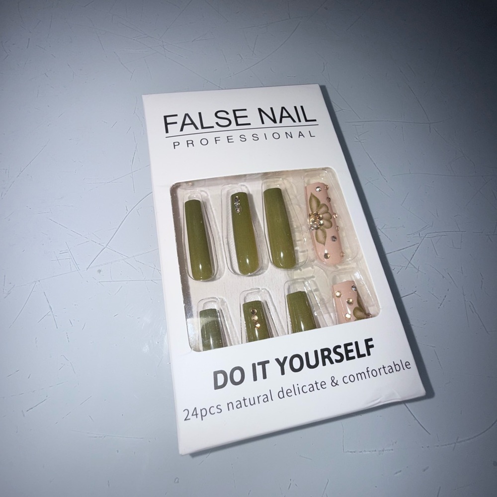 DIY Green Press-On Nails Kit